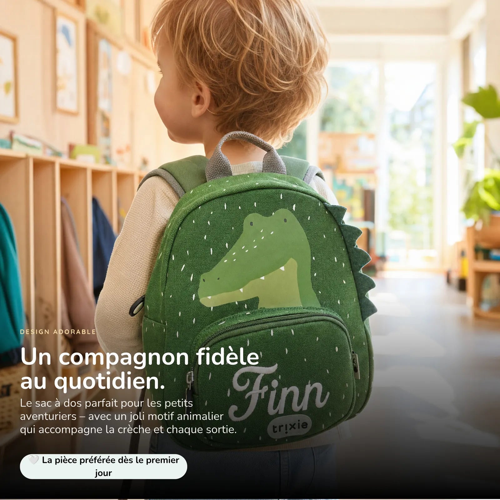 Sac à dos Crocodile porté, prénom brodé au fil blanc — Kidsmood