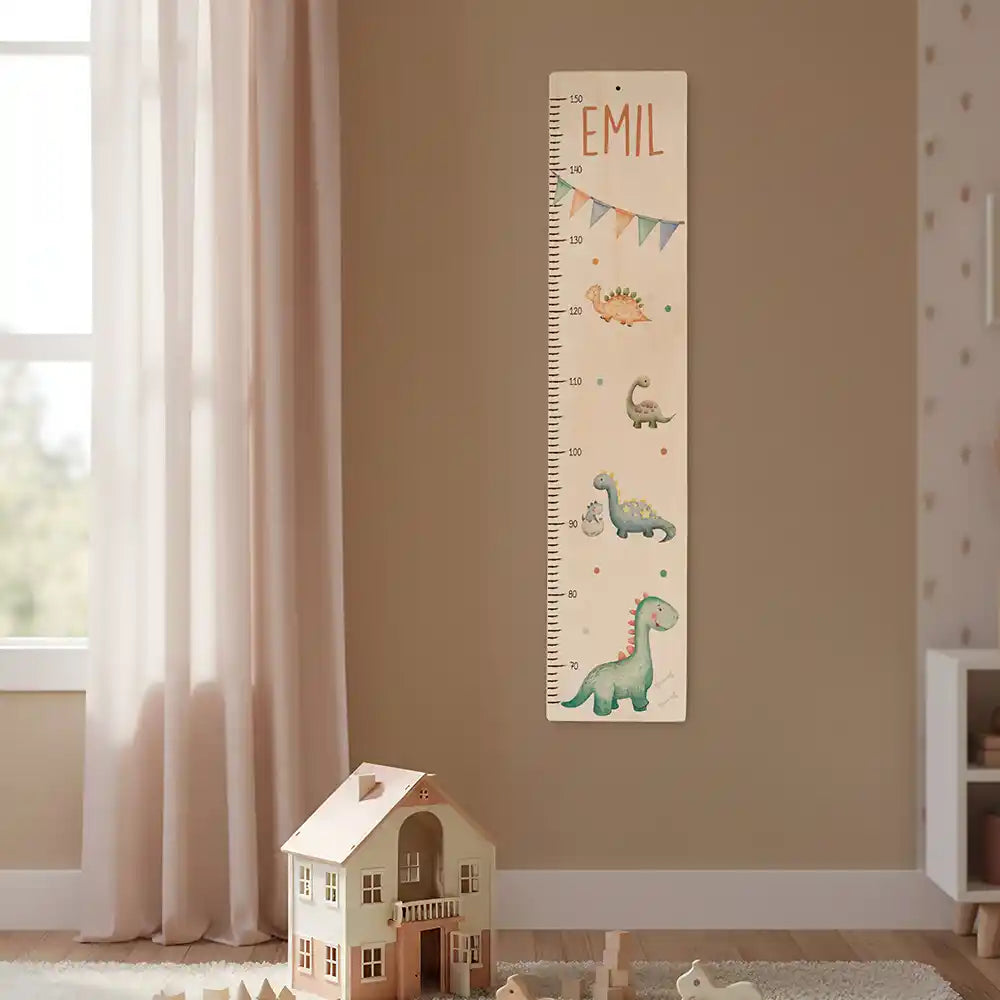 Toise enfant personnalisée Dinosaures – toise murale accrochée dans la chambre d'enfant