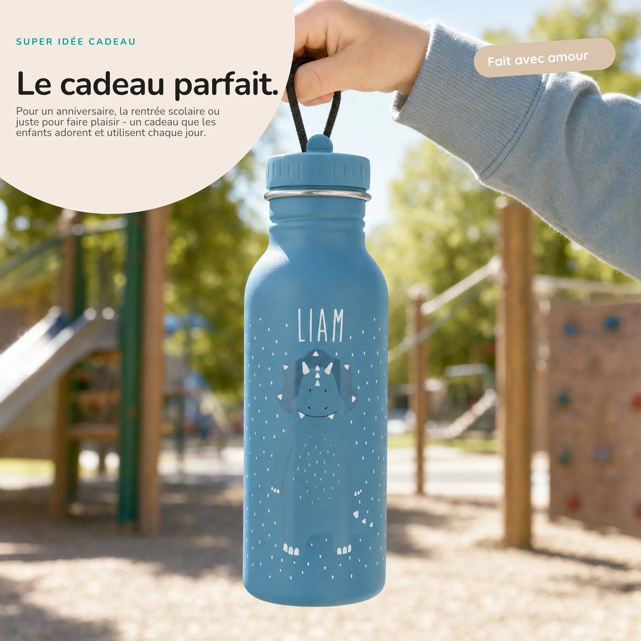 Gourde personnalisée prénom gravé au laser, motif Tricératops — Kidsmood