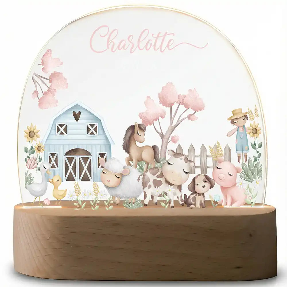 Veilleuse enfant personnalisée Animaux de la ferme – plaque en acrylique posée sur le socle ovale en hêtre
