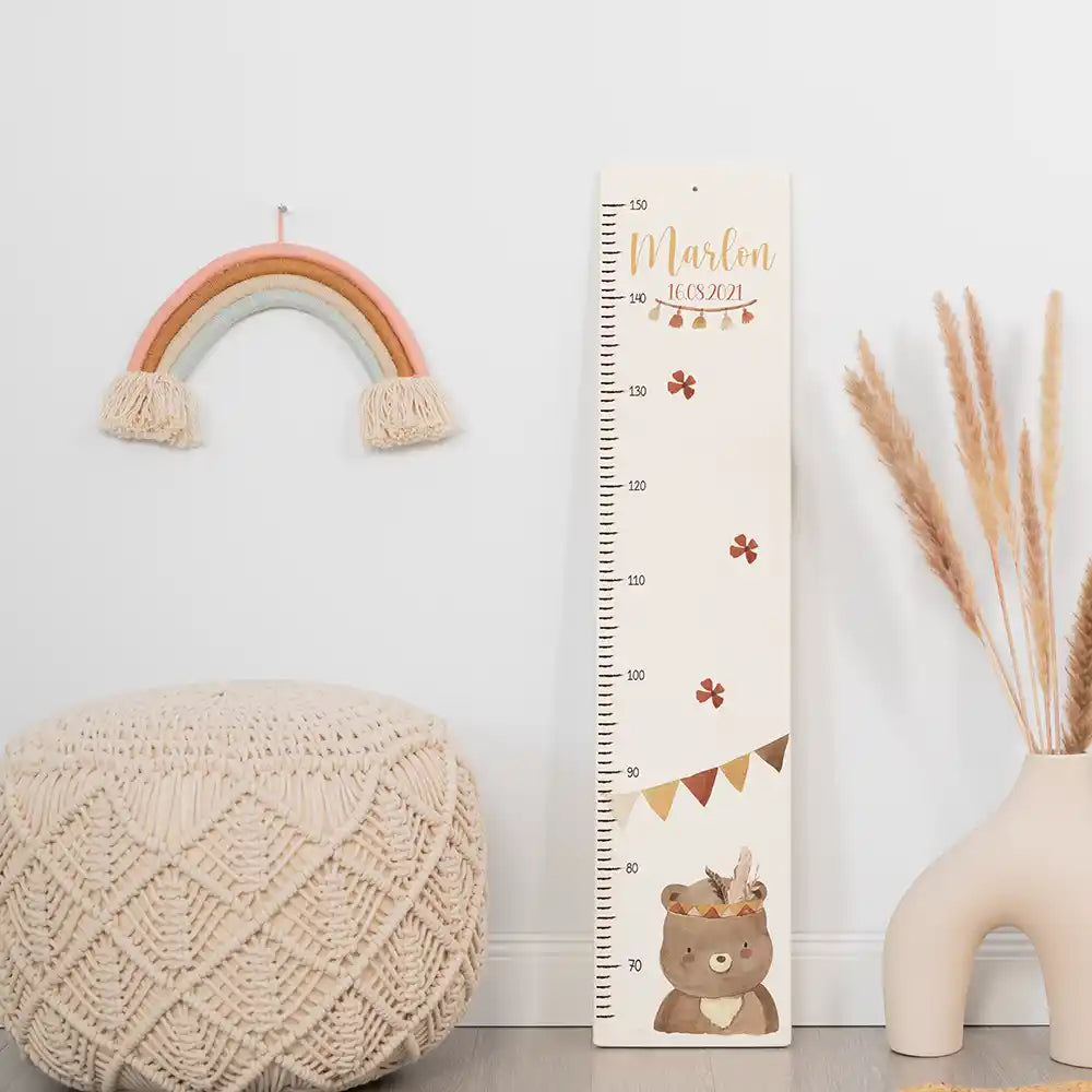 Toise enfant personnalisée Ours boho – variante claire avec prénom et date de naissance imprimés