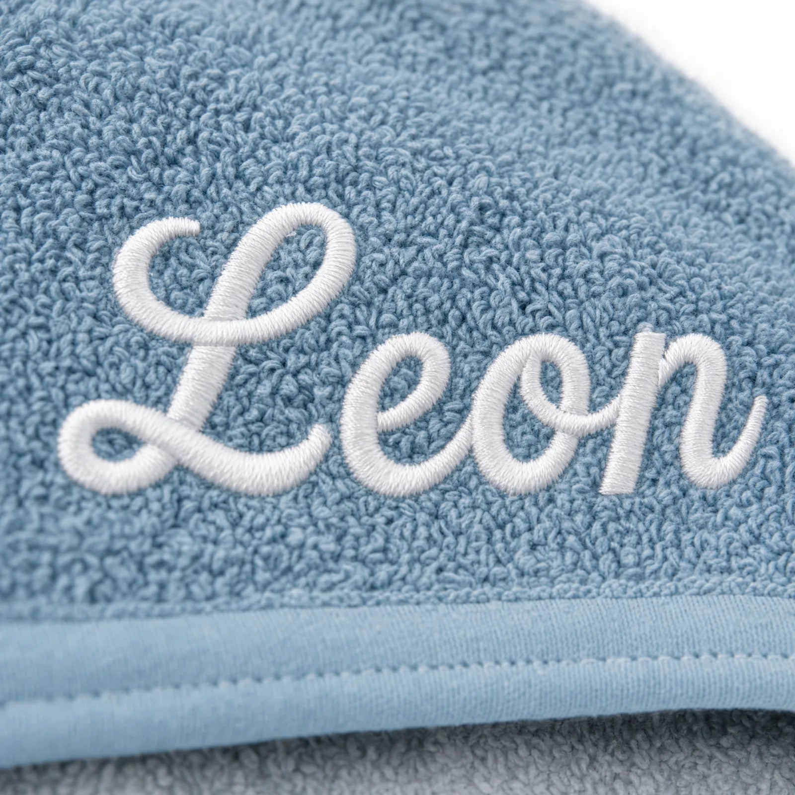 Cape de bain bébé Trixie Éléphant personnalisée, prénom brodé — Kidsmood