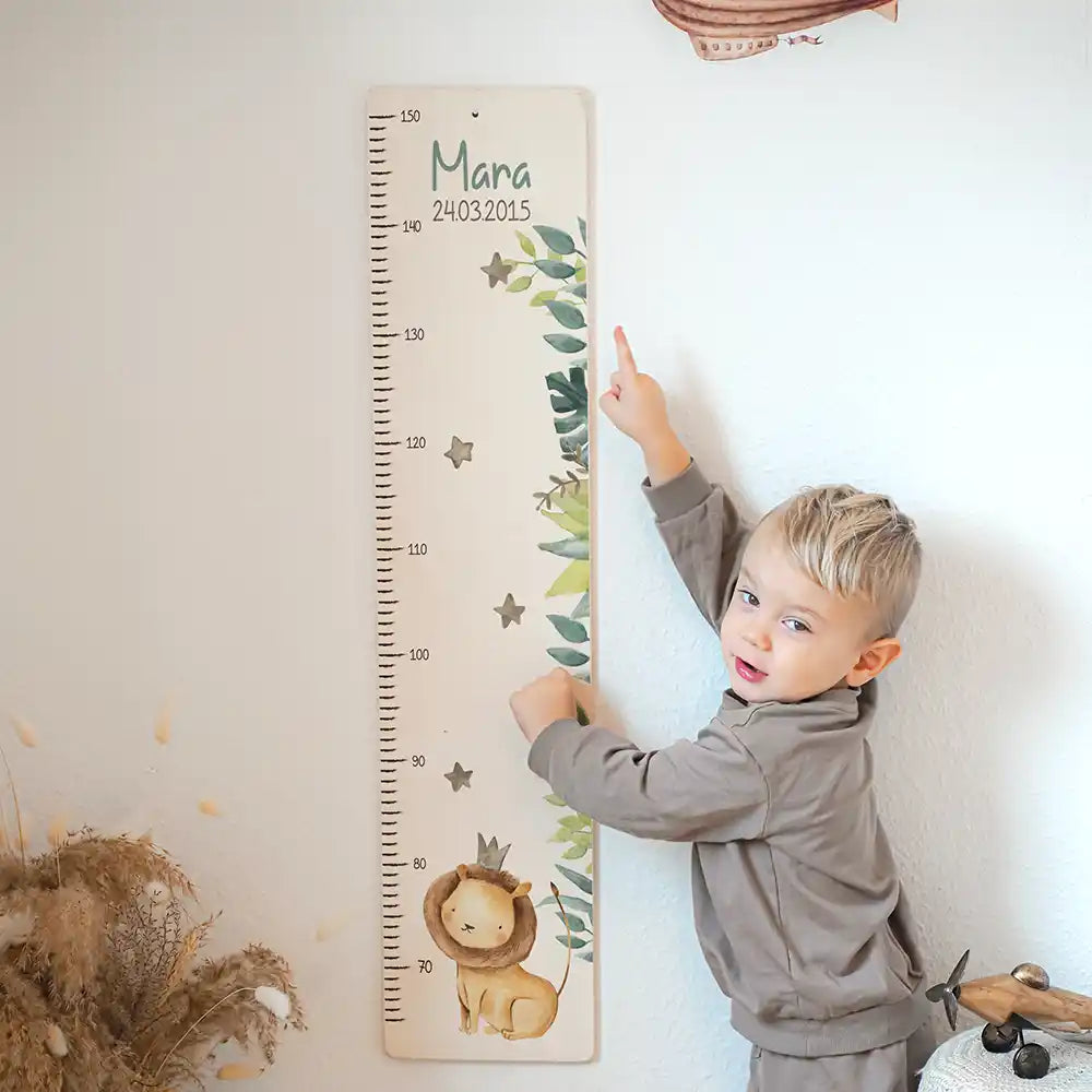 Toise enfant personnalisée Petit lion – décoration murale dans la chambre d'enfant