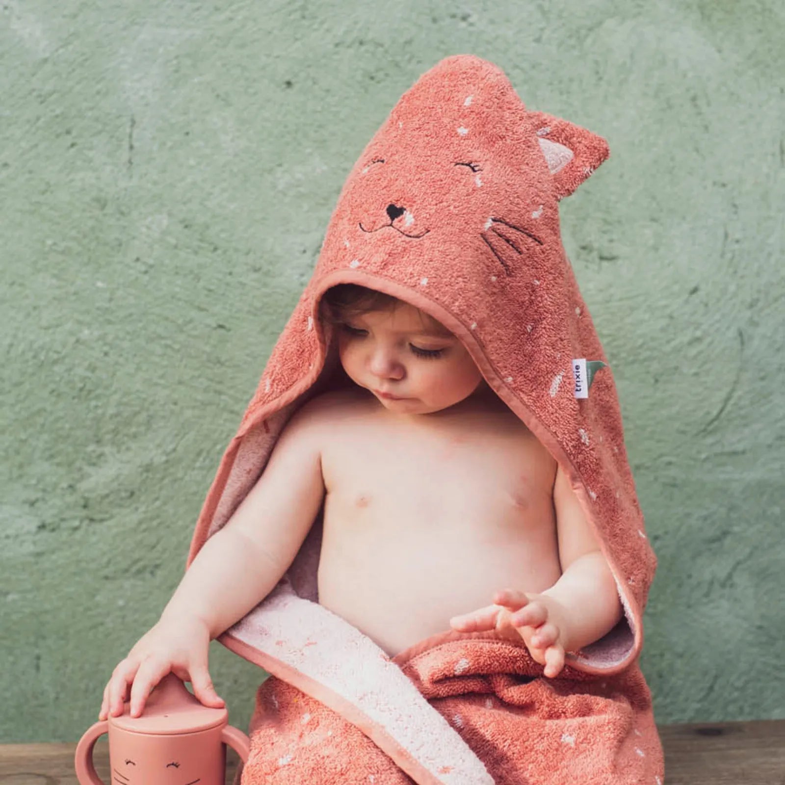 Cape de bain bébé Trixie Chat personnalisée, prénom brodé — Kidsmood