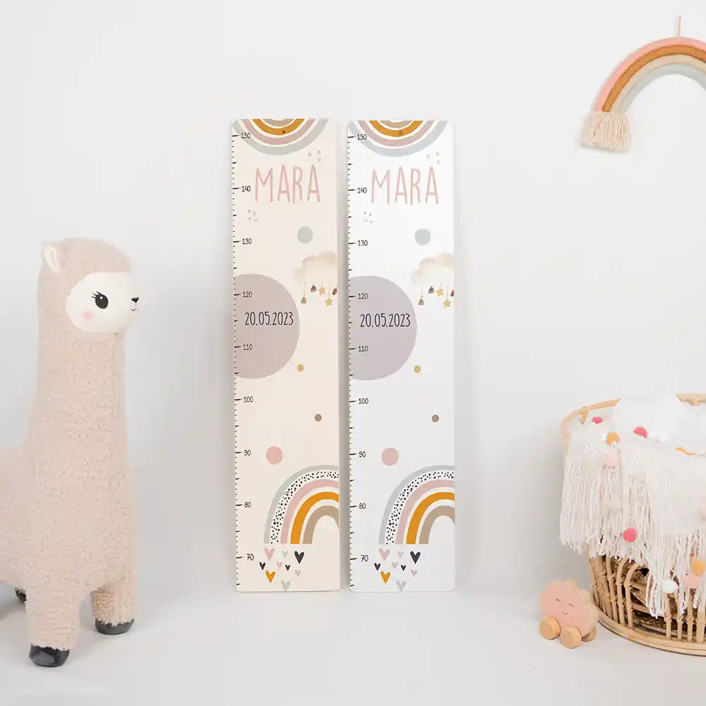 Toise enfant personnalisée Arc-en-ciel pastel – présentation de la toise avec prénom imprimé