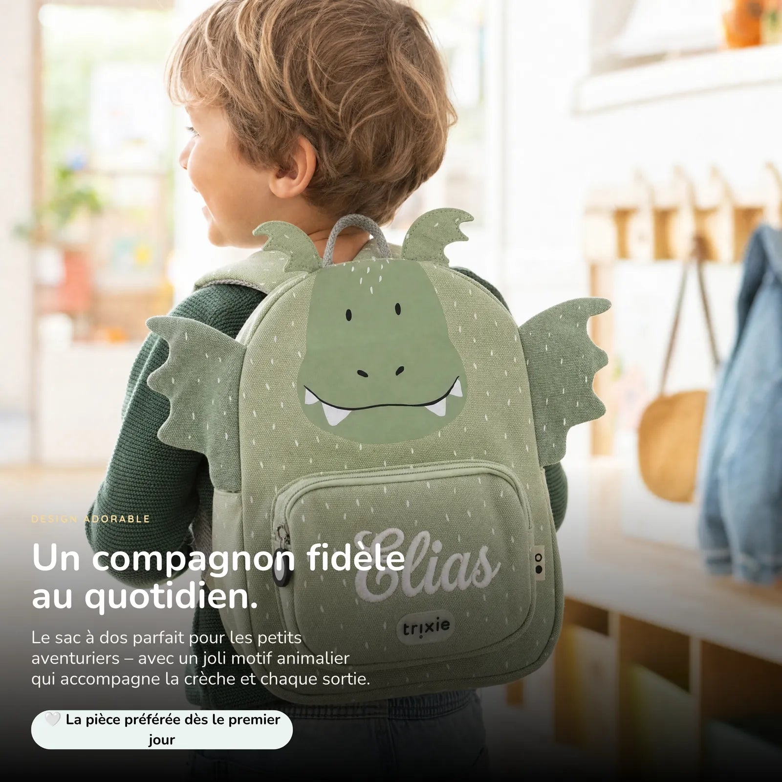 Sac à dos Dragon porté, prénom brodé au fil blanc — Kidsmood