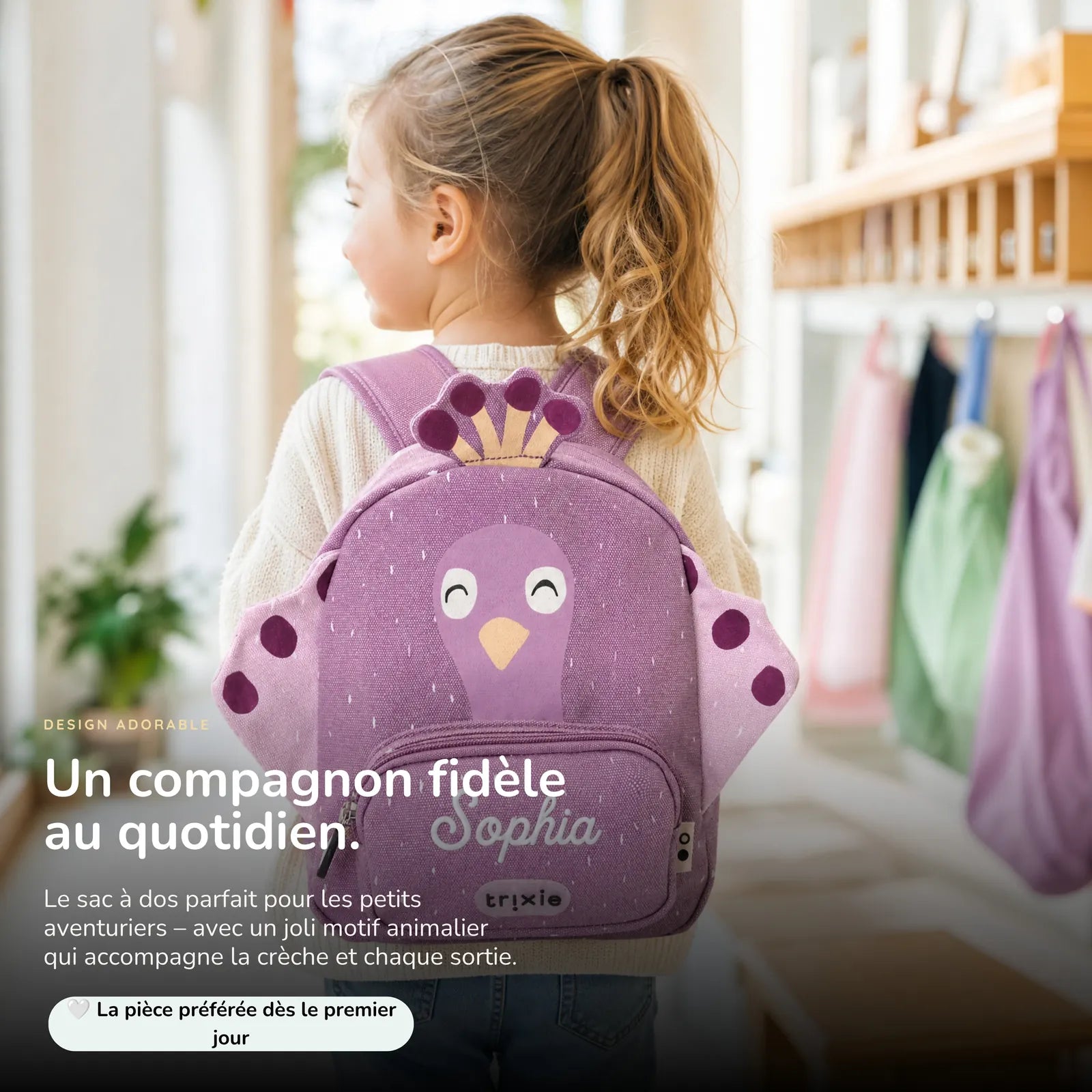 Sac à dos Paon porté, prénom brodé au fil blanc — Kidsmood