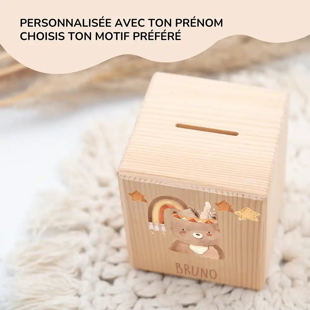 Tirelire en bois pour enfant, prénom et motif ours bohème au choix — Kidsmood