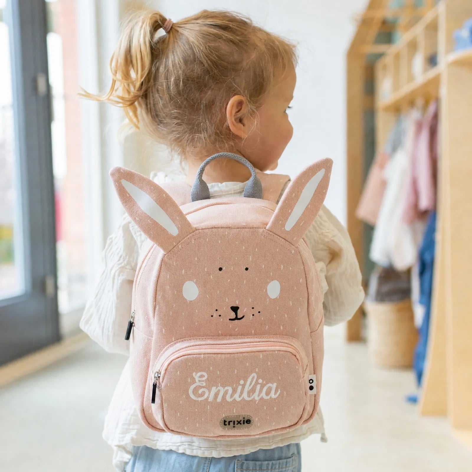 Mini sac à dos Lapin dès 2 ans, porté par un enfant — Kidsmood