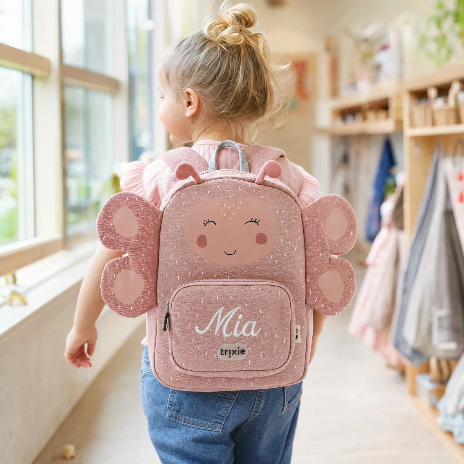 Mini sac à dos Papillon dès 2 ans, porté par un enfant — Kidsmood