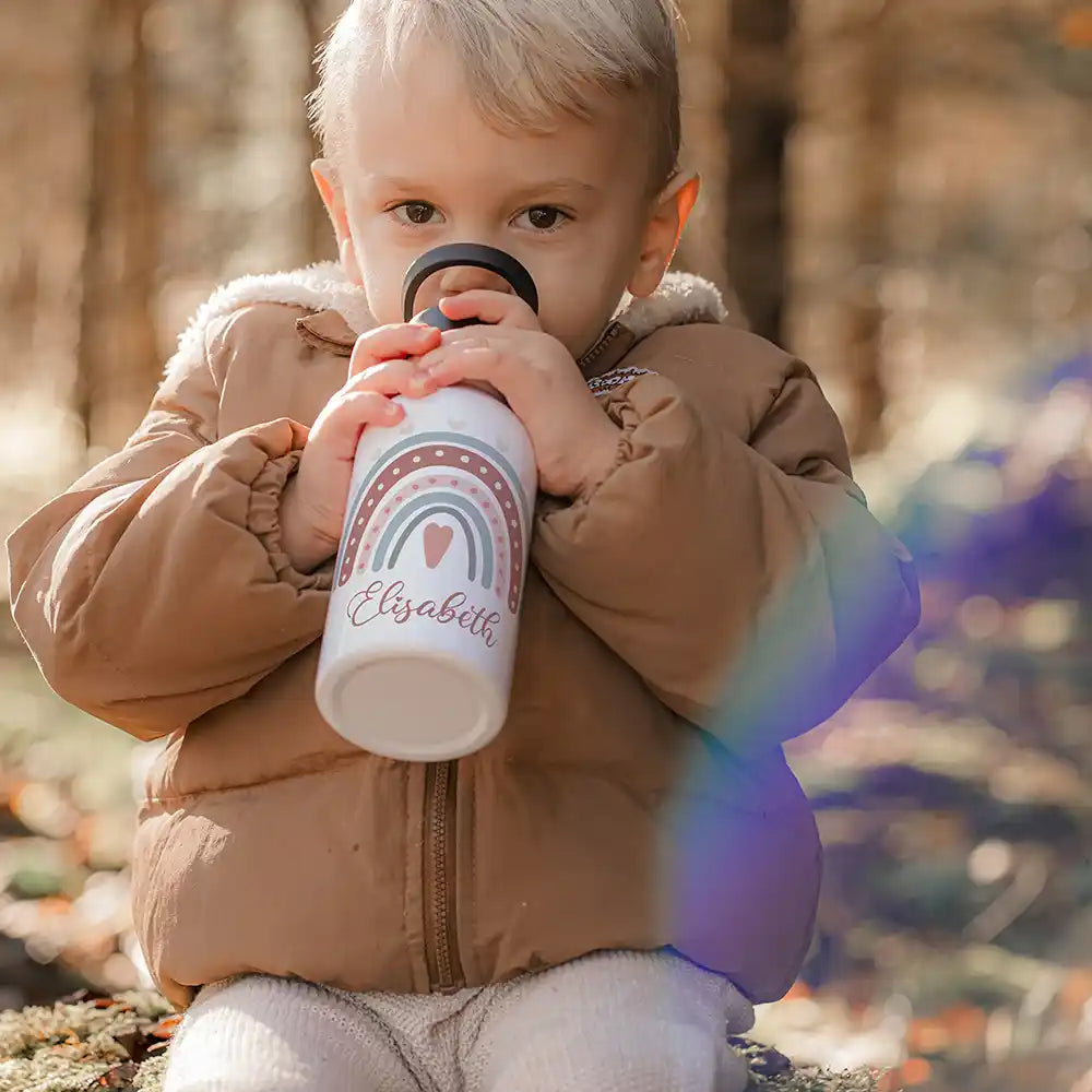 Gourde enfant avec paille pratique pour l'école, motif Arc-en-ciel et cœur — Kidsmood