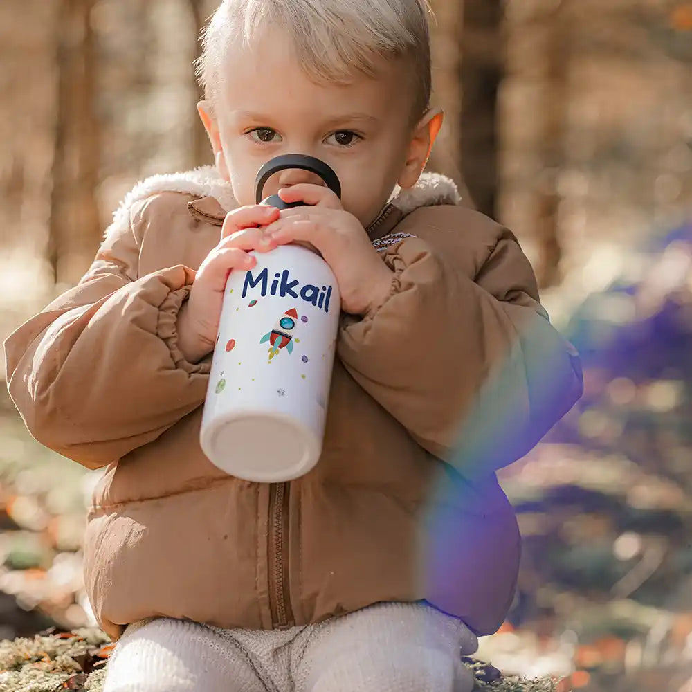Gourde enfant avec paille pratique pour l'école, motif Fusée spatiale — Kidsmood