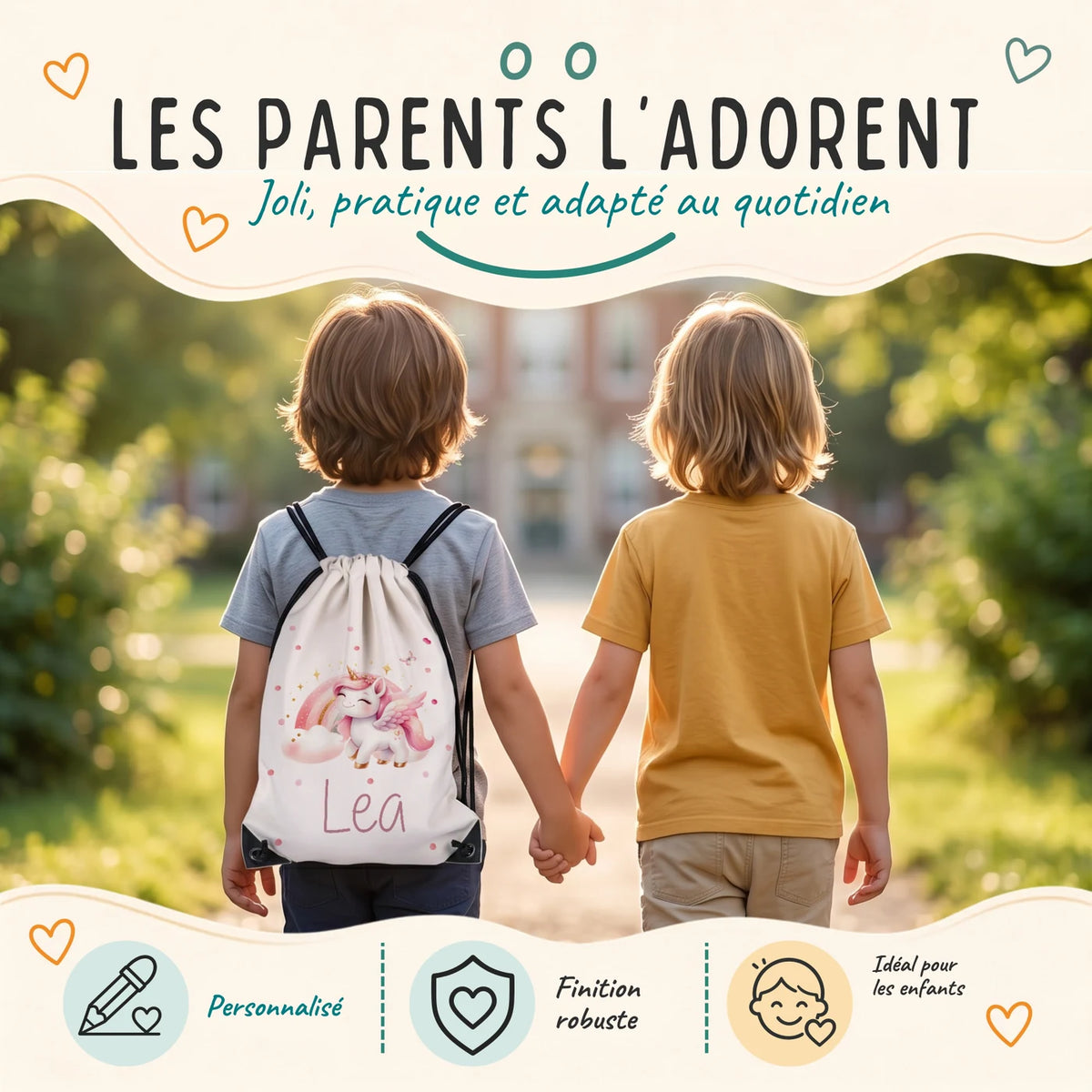 Deux enfants avec leur sac de sport personnalisé sur le chemin de l'école, motif licorne ailée — Kidsmood