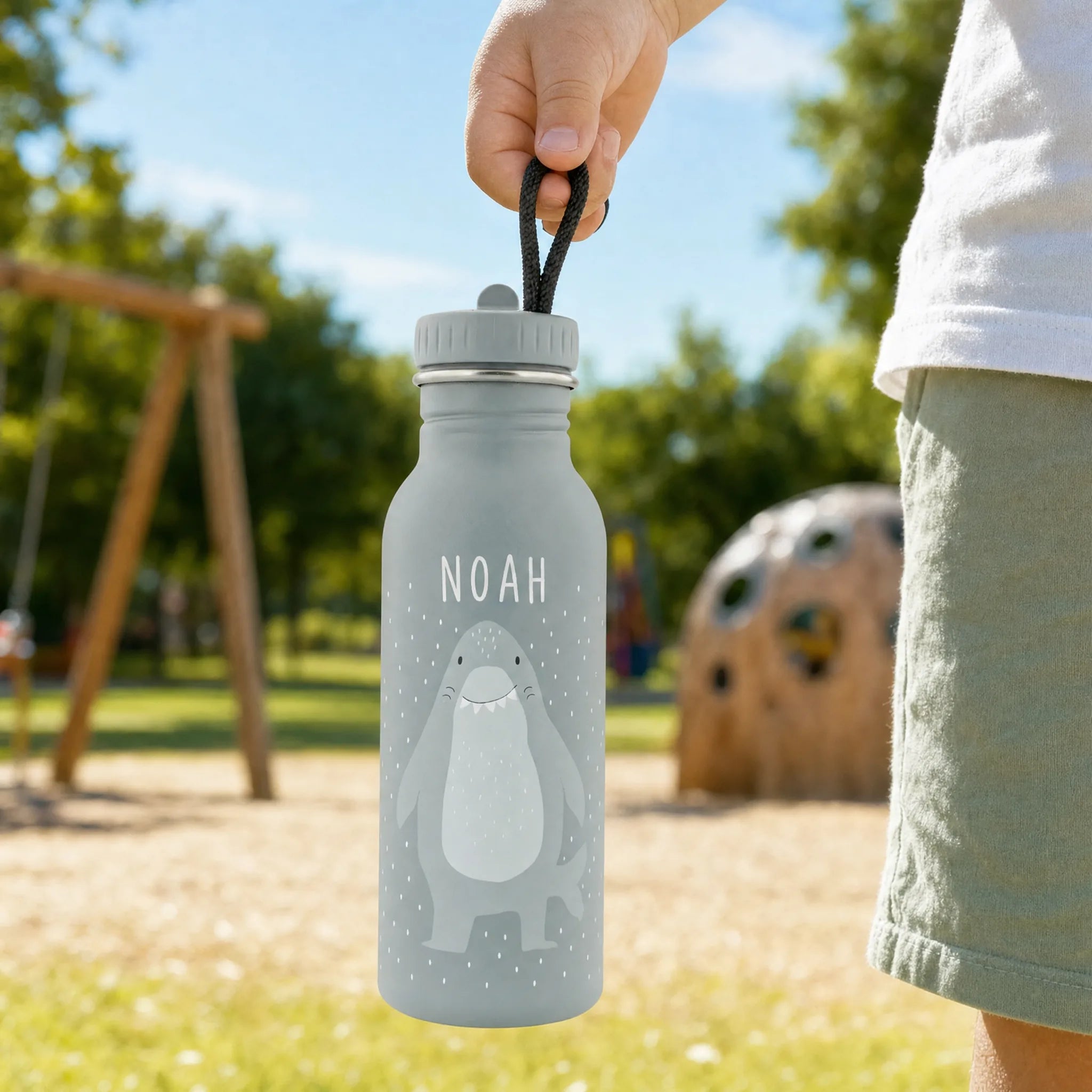 Gourde enfant motif Requin, idée cadeau personnalisée — Kidsmood