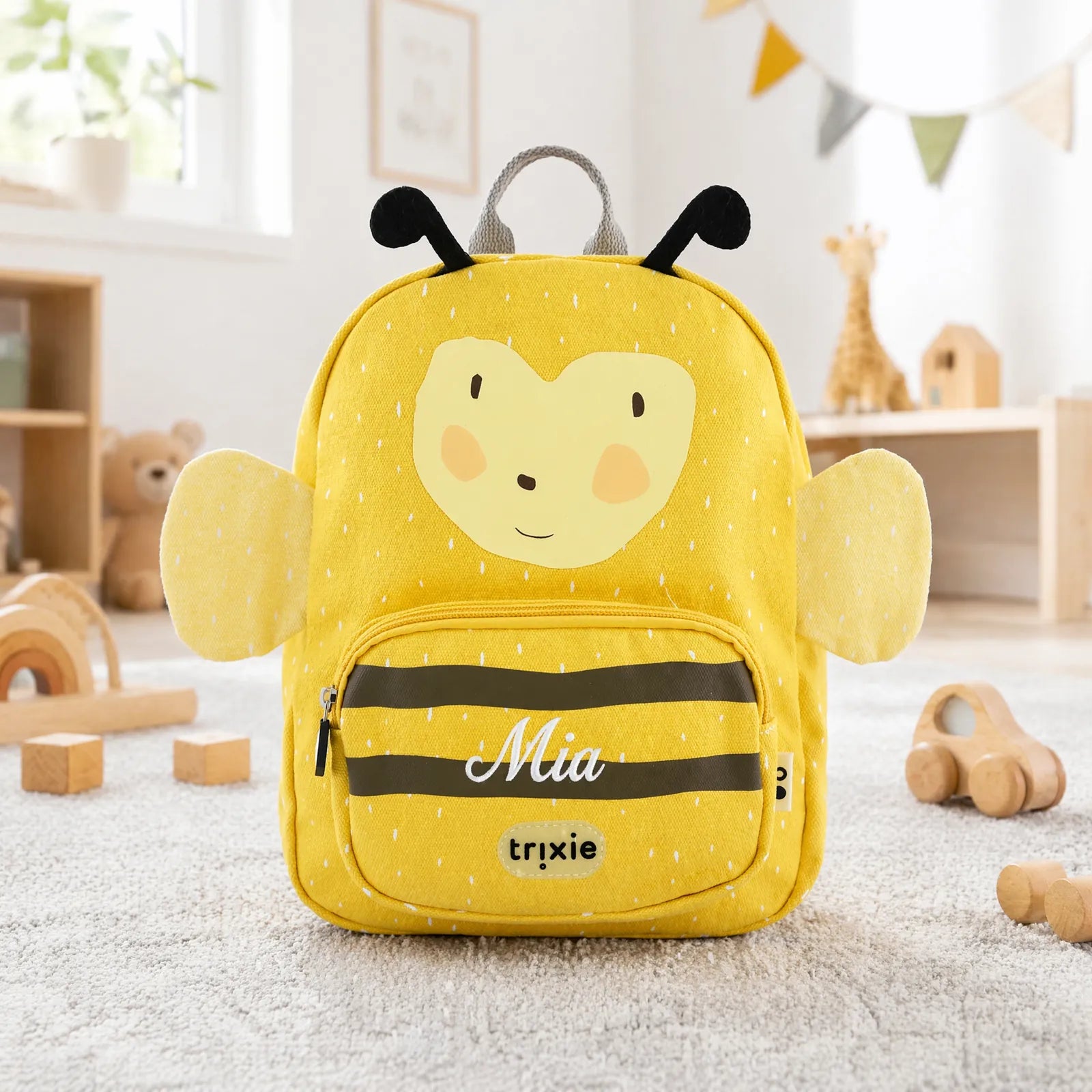 Sac à dos Abeille Trixie en deux tailles (5,25 L et 7,5 L) — Kidsmood