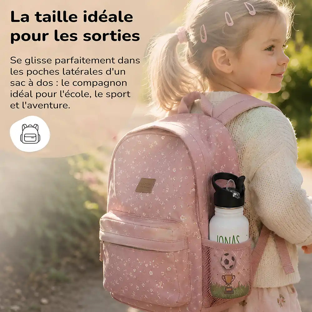 Cadeau personnalisé enfant : gourde motif Football et trophée avec prénom — Kidsmood