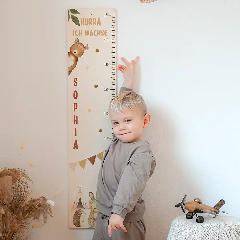Toise enfant personnalisée Animaux de la jungle – aperçu détaillé avec prénom imprimé