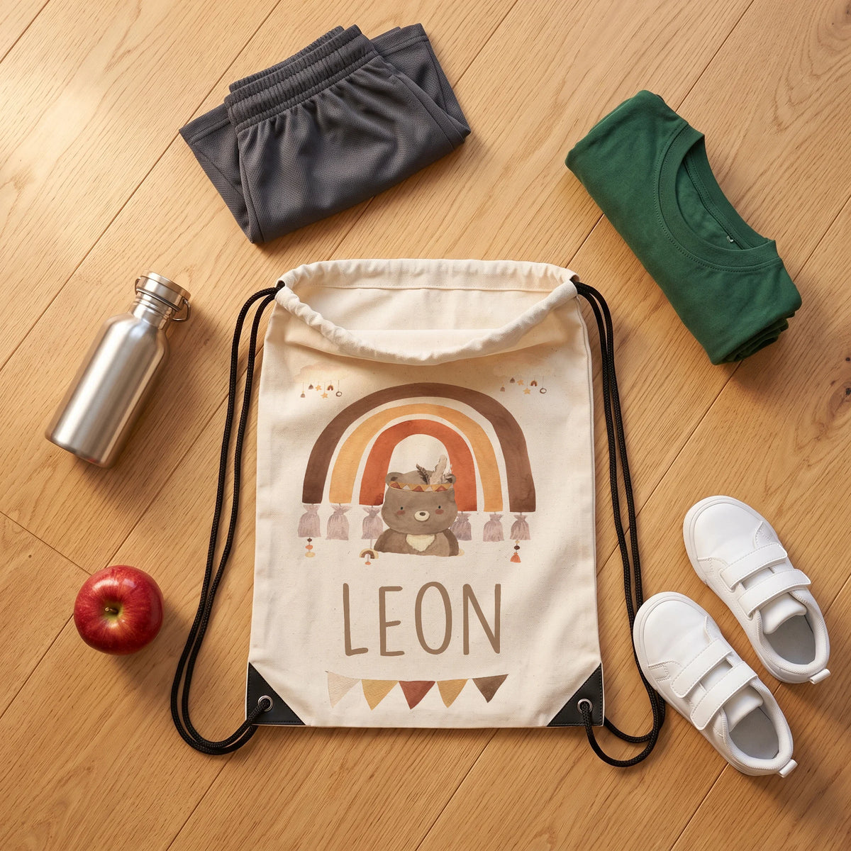 Sac de sport personnalisé avec tenue de sport, chaussures et gourde, motif arc-en-ciel bohème — Kidsmood