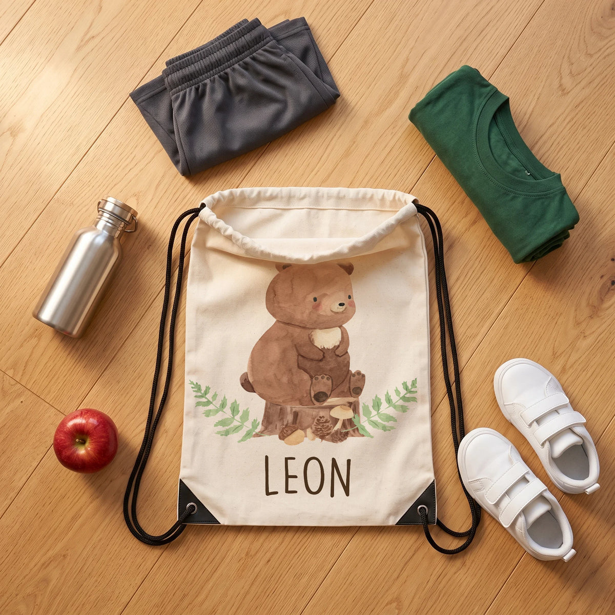 Sac de sport personnalisé avec tenue de sport, chaussures et gourde, motif ours des bois — Kidsmood