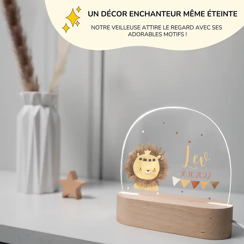 Veilleuse enfant personnalisée Bébé lion boho – dimensions compactes 15 x 15 x 3,5 cm