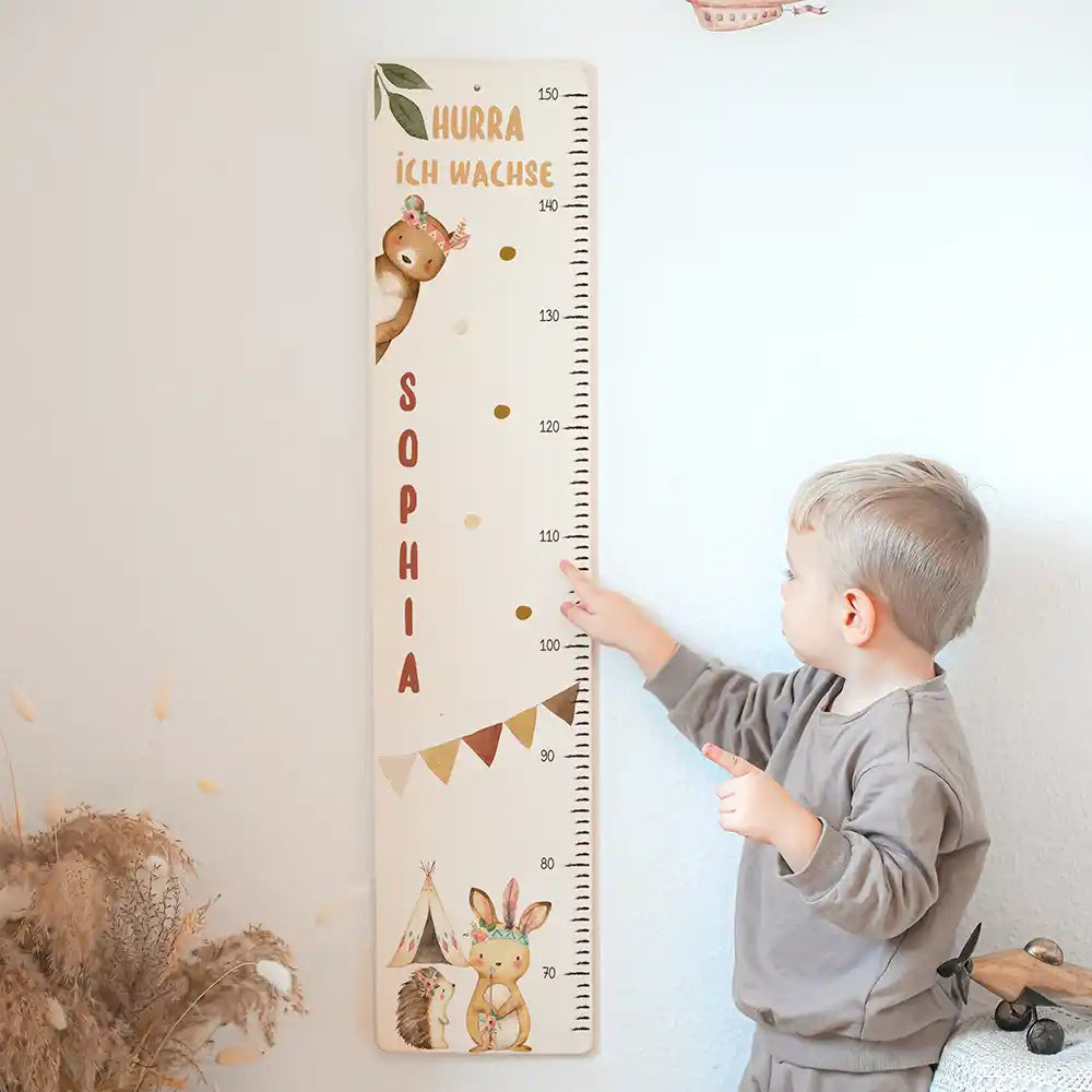 Toise enfant personnalisée Animaux de la jungle – mise en scène dans la chambre d'enfant