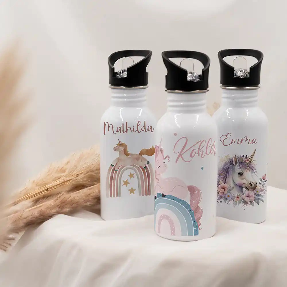 Gourde à paille personnalisée, idée cadeau enfant motif Licorne sur arc-en-ciel — Kidsmood