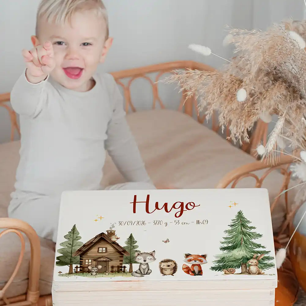 Boîte à souvenirs bébé personnalisée – Cabane de la forêt